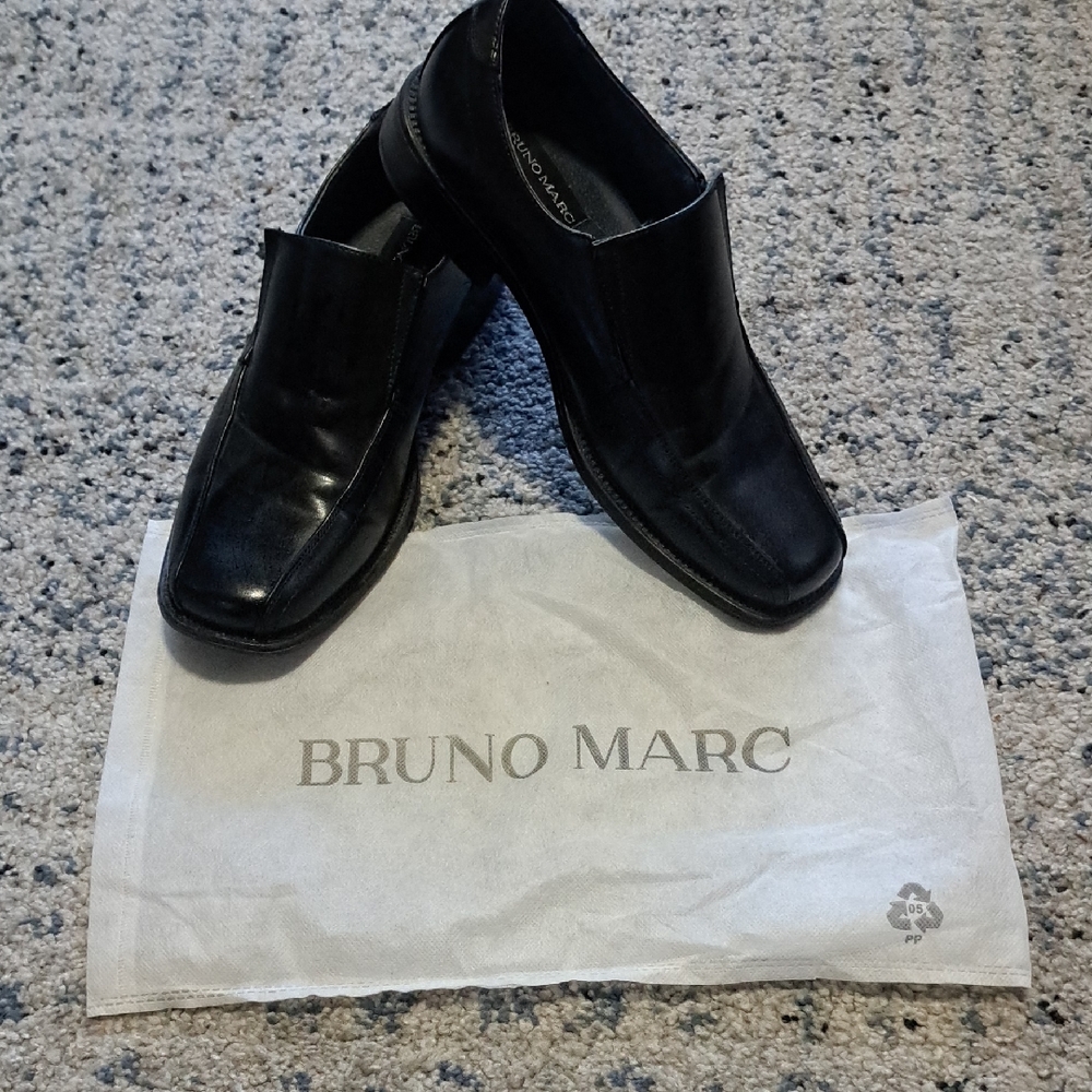 Bruno Marc Men's Classic Black Slip-On Loafers